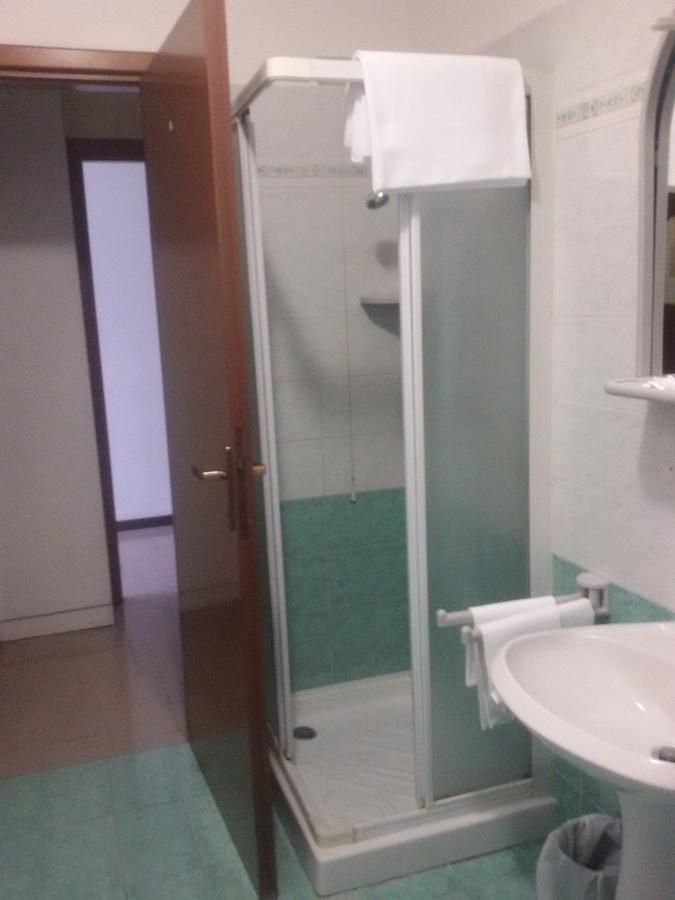 Hotel Fiera Pesaro Esterno foto
